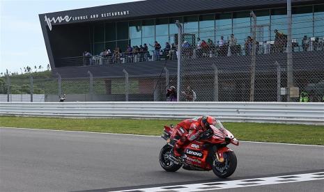  Pembalap MotoGP asal Italia, Francesco Bagnaia (ilustrasi) dari Ducati Lenovo Team menjuarai Grand Prix Portugal, Ahad (26./3/2023). 