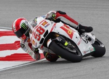 Pembalap Motogp asal Italia, Marco Simoncelli, saat latihan di sirkuit Sepang, Malaysia, Sabtu (22/10).