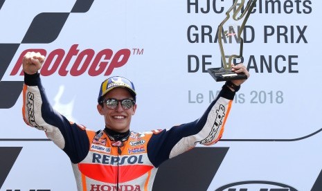 Pembalap Repsol Honda, Marc Marquez menjadi juara di GP Prancis di Sirkuit Le Mans, Ahad (20/5).