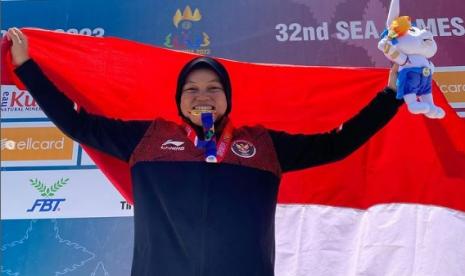 Pembalap sepeda Indonesia peraih emas SEA Games 2023 Kamboja Dara Latifah 