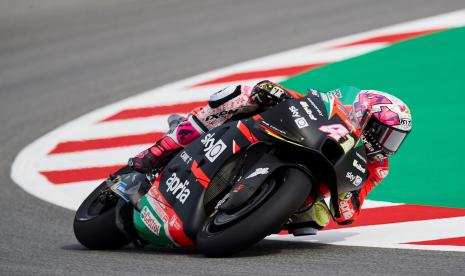 Pembalap tim Aprilia Aleix Espargaro