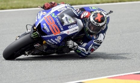  Pembalap Yamaha, Jorge Lorenzo di Sirkui Sachsenring di Hohenstein-Ernstthal, Jerman pada 13 Juli 2014.