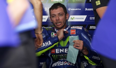 Pembalap Yamaha, Valentino Rossi saat tes pramusim di Sepang, Malaysia, 31 Januari 2017.