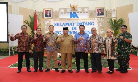 Pembangkit Listrik Tenaga Surya (PLTS) diresmikan di Pabrik Gula (PG) Kebon Agung, Pakisaji, Kabupaten Malang, Jawa Timur (Jatim). Pada peresmian ini, turut hadir pimpinan Kementerian Koordinator Bidang Kemaritiman dan Investasi RI, Bupati Malang, pimpinan PG Kebon Agung, Forkopimda Malang dan lain-lain. 