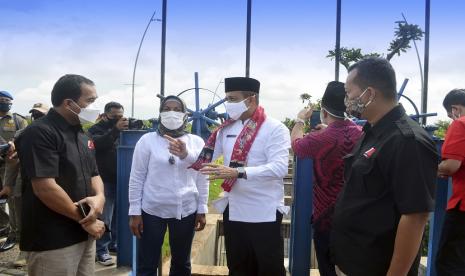 Pembangunan crossing (sodetan) untuk mengalirkan air dari Jakarta Garden City (JGC) menuju Kanal Banjir Timur (KBT) telah diselesaikan oleh pengembang PT Mitra Sindo Sukses.