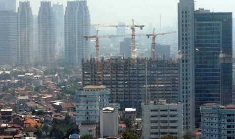 Pembangunan gedung di Kuningan, Jakarta.