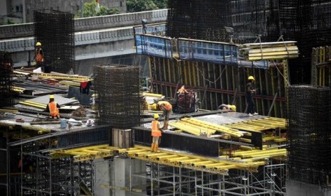 Pembangunan infrastruktur. Ekonomi Indonesia diperkirakan melambat tahun 2014