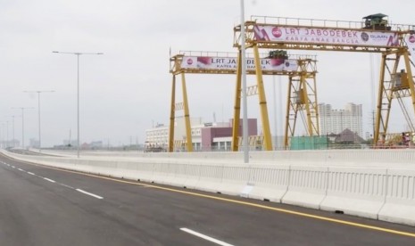 Pembangunan jalan tol Cikampek 2 dan jalur LRT Jabodebek