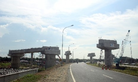 Pembangunan jalan tol Kualanamu, Deli Serdang, Sumut, Ahad (9/11).