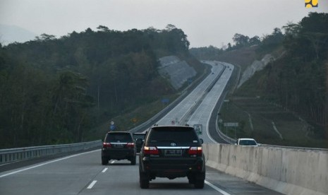 Pembangunan Konstruksi ruas Tol Salatiga-Kartasura yang merupakan bagian  dari Tol Semarang-Solo ditargetkan rampung November 2018.