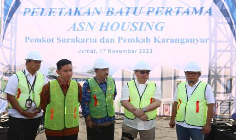 Pembangunan perumahan ditandai dengan prosesi Peletakan Batu Pertama (groundbreaking) yang dilakukan langsung oleh Direktur Utama Taspen A.N.S. Kosasih bersama Wali Kota Surakarta Gibran Rakabuming Raka, didampingi oleh Asisten Perekonomian dan Pembangunan Kabupaten Karanganyar Titis Sri Jawoto, Plt. Direktur Utama Bank Pembangunan Daerah Jawa Tengah Irianto Harko Saputro, dan Plt. Direktur Utama Taspen Properti Antonius Anung F. Nugroho di Plesungan, Gondangrejo, Karanganyar, Jawa Tengah (17/11/2023).