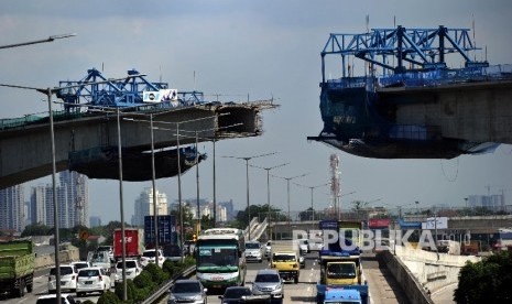 Pembangunan proyek infrastruktur turut mendorong tingkat pertumbuhan ekonomi nasional.