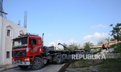 Pembangunan tahap 2 RS Indonesia, pembangunan berupa besi beton untuk membangun dua lantai tambahan di RS Indonesia di Bayt Lahiya, Gaza Utara.