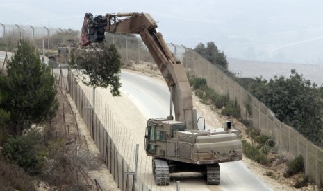 Pembangunan tembok batas Israel-Lebanon