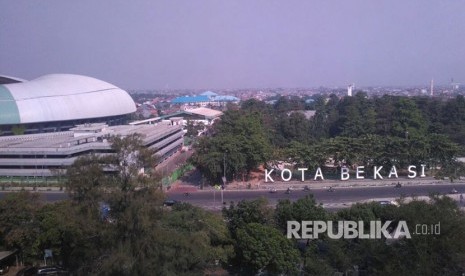 Pembatasan Sepeda Motor akan diberlakukan di sepanjang Jalan Ahmad Yani, Margajaya, Bekasi Selatan Kota Bekasi. Senin (14/8). 