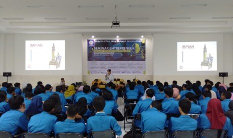 Pembekalan mahasiswa UBSI menjadi technopreneur.