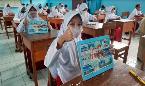 Pembelajaran berupa Edukasi Bencana Gempa Bumi dengan puzzle hasil inovasi tim dosen Fikes UMP.