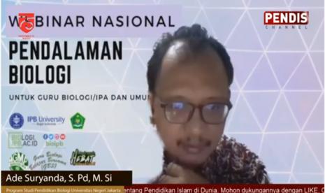 Pembelajaran biologi tidak harus menggunakan metode praktikum, namun dapat melalui sastra biologi. 