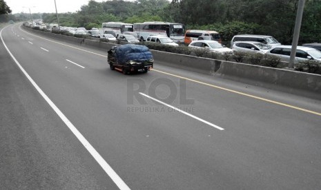 Jakarta menuju Bandung via Cipularang.   (Republika/Yogi Ardhi)