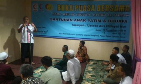 Pembina BSMI Dr. Basuki Supartono memberikan sambutan buka puasa