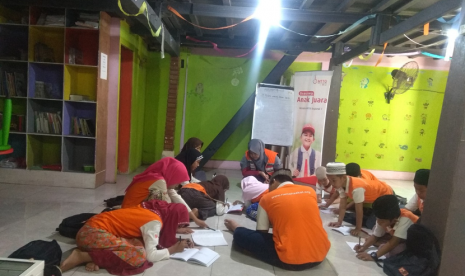 Pembinaan Anak Juara Rumah Zakat di Makassar.