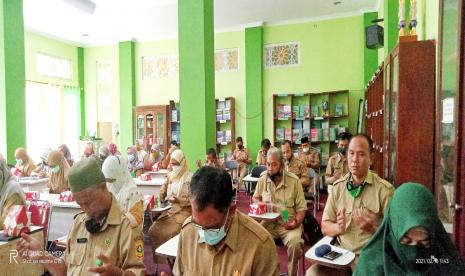 Pembinaan ASN  oleh Kepala Kementerian Agama (Kemenag) Kabupaten Bogor, yang digelar di perpustakaan MTsN 1 Bogor, Selasa (16/2)