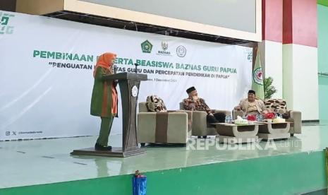 Pembinaan Beasiswa BAZNAS Guru Papua di Aula Terpadu, Gedung Kuliah Terpadu IAIN Fattahul Muluk, Jayapura, Papua, Ahad (1/12/2024).