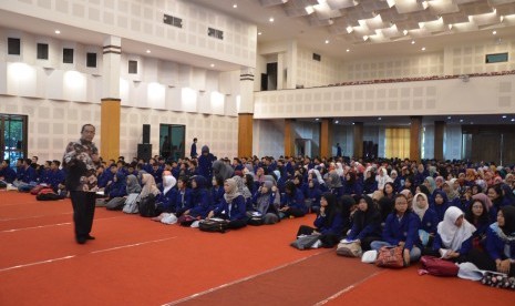 Pembinaan keterampilan non akademis atau soft skills di UNY.