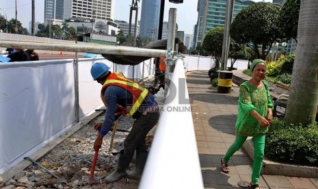 Pembongkaran Trotoar untuk MRT