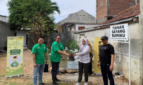 Pembuatan Taman Sayang Bumiku di Desa Semambung, Kabupaten Sidoarjo dan Penanaman Pohon yang dilakukan pada hari ini (18/11/2023) merupakan Rangkaian dari Program Sayang Bumiku yang telah berlangsung mulai dari bulan Agustus 2023 lalu. 