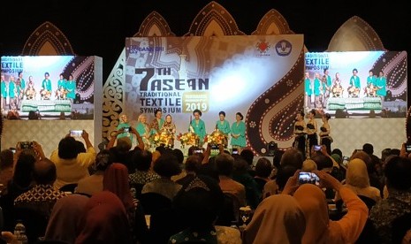  Pembukaan Asean Tradisional Textile Symposium yang digelar di Royal Ambarrukmo Hotel Yogyakarta.