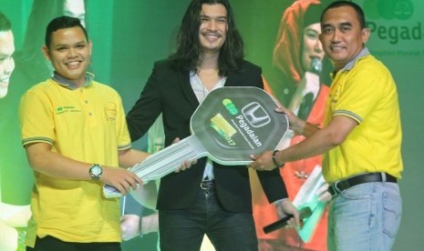 Pembukaan Bazaar Pegadaian dimeriahkan oleh Virzha.