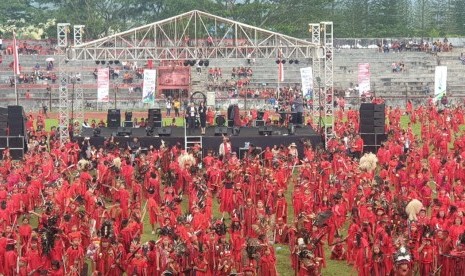 Pembukaan JPI 2019 diawali dengan pagelaran seni kabasaran oleh 2.000 siswa.