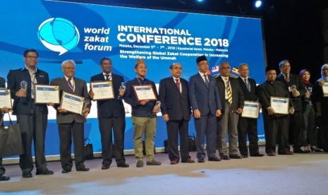 Pembukaan konferensi Forum Zakat Dunia, di Melaka, Rabu (5/12).