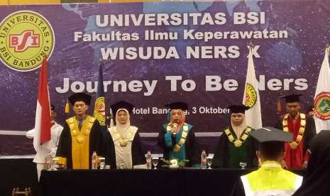 Pembukaan wisuda program profesi Ners Universitas BSI Bandung ke-10.