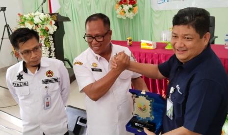 Pemda Muna Barat, Sulawesi Tenggara melalui Pj Bupati Bahri memberikan BPJS kepada 2.270 Non ASN dan 10.424 Pekerja Rentan. 