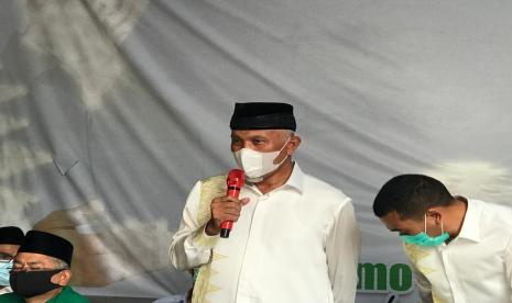 Wali Kota Padang Mahyeldi setuju bila sekolah tatap muka kembali diberlakukan. Menurut Mahyeldi, sudah saatnya sekolah tatap muka dibuka kembali dengan catatan harus atas persetujuan orang tua dan harus dengan protokol kesehatan yang ketat.