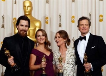 Pemenang Oscar 2011 (kiri-kanan) Christian Bale, Natalie Portman, Melissa Leo dan Collin Firth