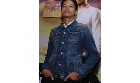 Pemeran Andhika Prasetya, aktor Fedi Nuril menghadiri Gala Premier film Surga Yang Tak Dirindukan, di Jakarta, Selasa, (7/7).