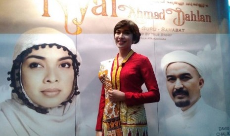 Pemeran Nyai Ahmad Dahlan, Tika Bravani