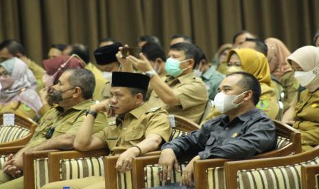 Pemerintah daerah berupaya mengoptimalisasi pelayanan kepada masyarakat, dengan keterbukaan dan transparansi kepada masyarakat. Ketua DPRD Kabupaten Bandung Sugianto mengatakan pihaknya turut mendukung adanya pencanangan zona integritas yang dapat dijadikan sebagai acuan bagi para stakeholder agar lebih berintegritas dan bebas dari korupsi.