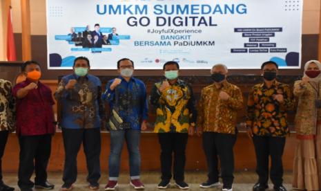 Pemerintah Daerah Kabupaten Sumedang Bersama dengan Yayasan Masyarakat Indonesia Emas (YMIE) dan PT  Telkom Indonesia bersinergi untuk mewujudkan UMKM melek digital dengan menggelar “UMKM Sumedang Go Digital” di Pendopo Kabupaten Sumedang