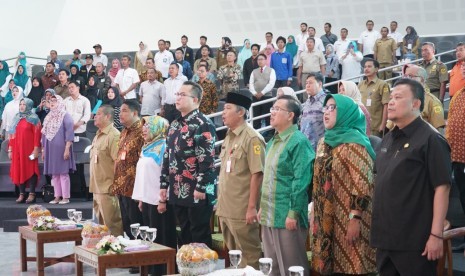 Pemerintah Kabupaten Bogor bersama IPB University menandatangani perjanjian kerjasama (MoU) dalam rangka pengembangan Smart City dan Smart Village di Kabupaten Bogor, Senin (11/3).