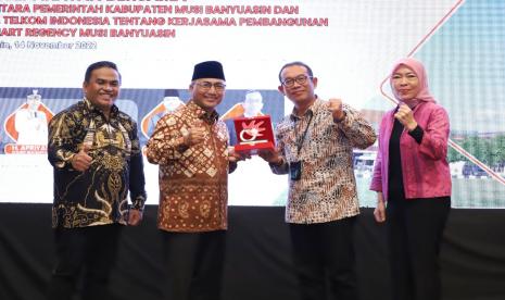 Pemerintah Kabupaten Muba mengikat kerja sama dengan PT Telekomunikasi Indonesia Tbk. (Telkom) melalui MoU di Hotel Harper Palembang, Senin (14/11/2022).