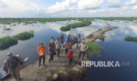 Pemerintah Kabupaten Musi Banyuasin bekerjasama dengan Badan Nasional Penanggulangan Bencana (BNPB), dalam waktu dekat segera membangun sodetan di Sungai Perjudian dan Sungai Merang. Kedua sungai ini terlerak di Kecamatan Bayung Lencir.