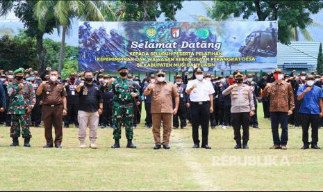 Pemerintah Kabupaten Musi Banyuasin kembali melakukan pelatihan kepemimpinan dan wawasan kebangsaan kepada perangkat desa. Pada tahap ke II ini pelatihan digelar di Batalyon Infanteri Raider 300/Brajawijaya, Cianjur, Jawa Barat, Rabu (6/10).