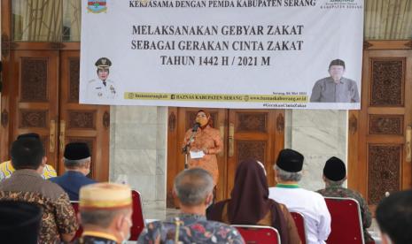 Pemerintah Kabupaten (Pemkab) Serang rutin menggelar Gebyar Zakat menjelang akhir bulan Ramadhan. Tahun ini, perolehan zakat dari kegiatan tersebut melebihi dari tahun sebelumnya.   Hal tersebut terungkap dalam Gebyar Zakat yang digelar di Pendopo Bupati Serang, Kamis (6/5/2021)