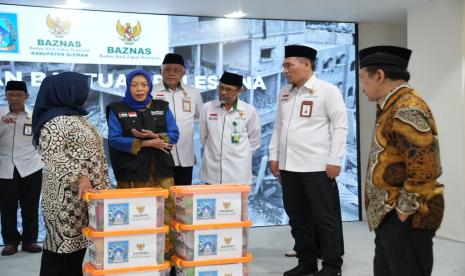  Pemerintah Kabupaten Sleman bersama Baznas Sleman menyalurkan bantuan kemanusiaan untuk Palestina kepada Baznas RI.