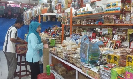 pemerintah kini sedang menggiatkan wisata produk halal