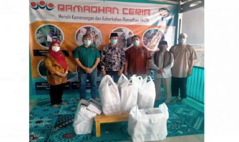 Pemerintah kota Depok turut menggelar kegiatan berbagi makanan untuk berbuka puasa kepada anak-anak yatim, salah satunya di Yayasan Insan Cerdas Berkarya pada Sabtu (24/4) siang.